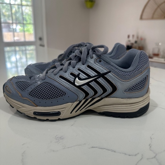 Women Nike 7 - Picture 2 of 3